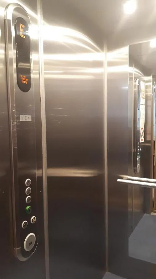 וינה Hotel Hadrigan