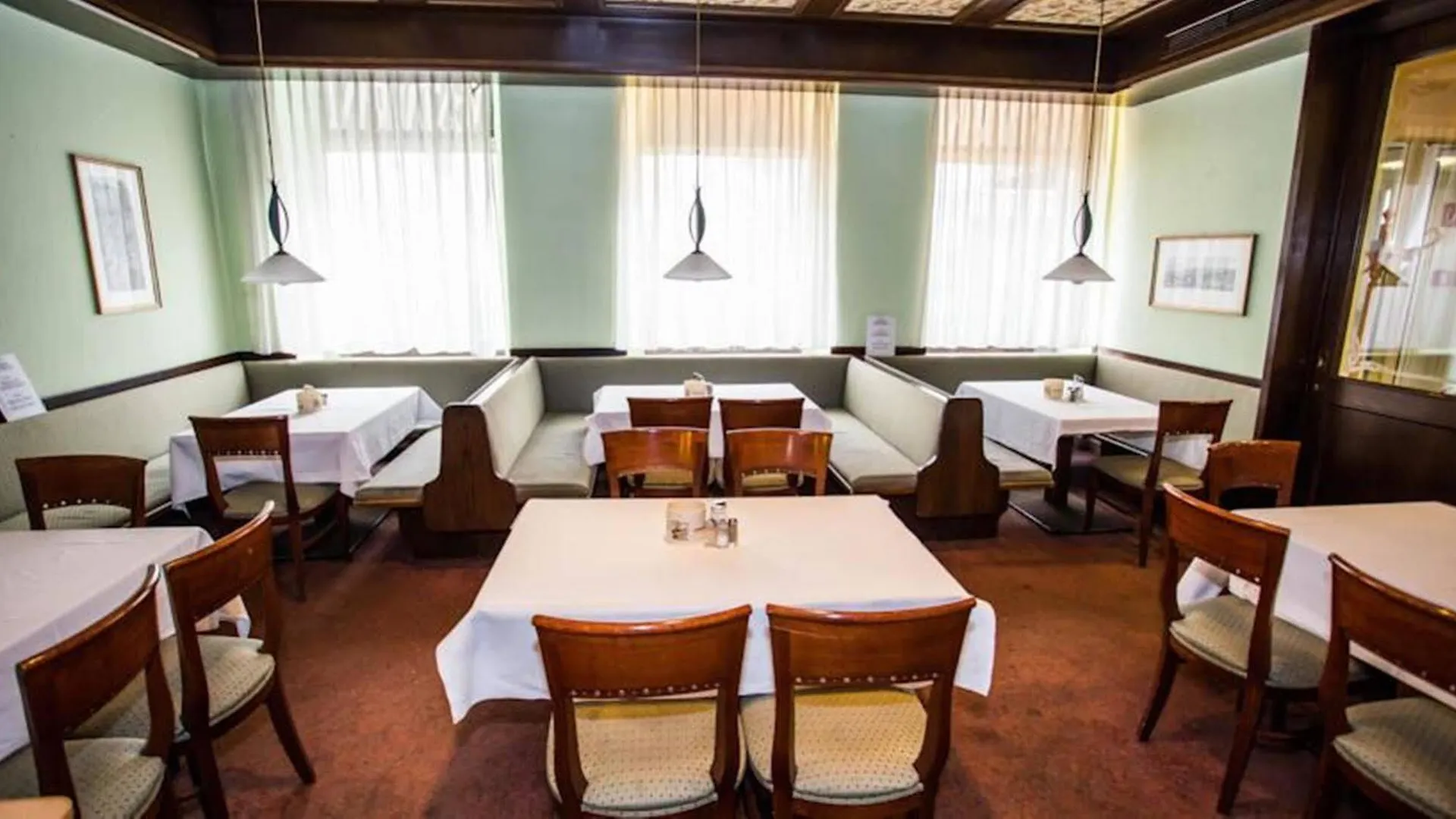 וינה Hotel Hadrigan